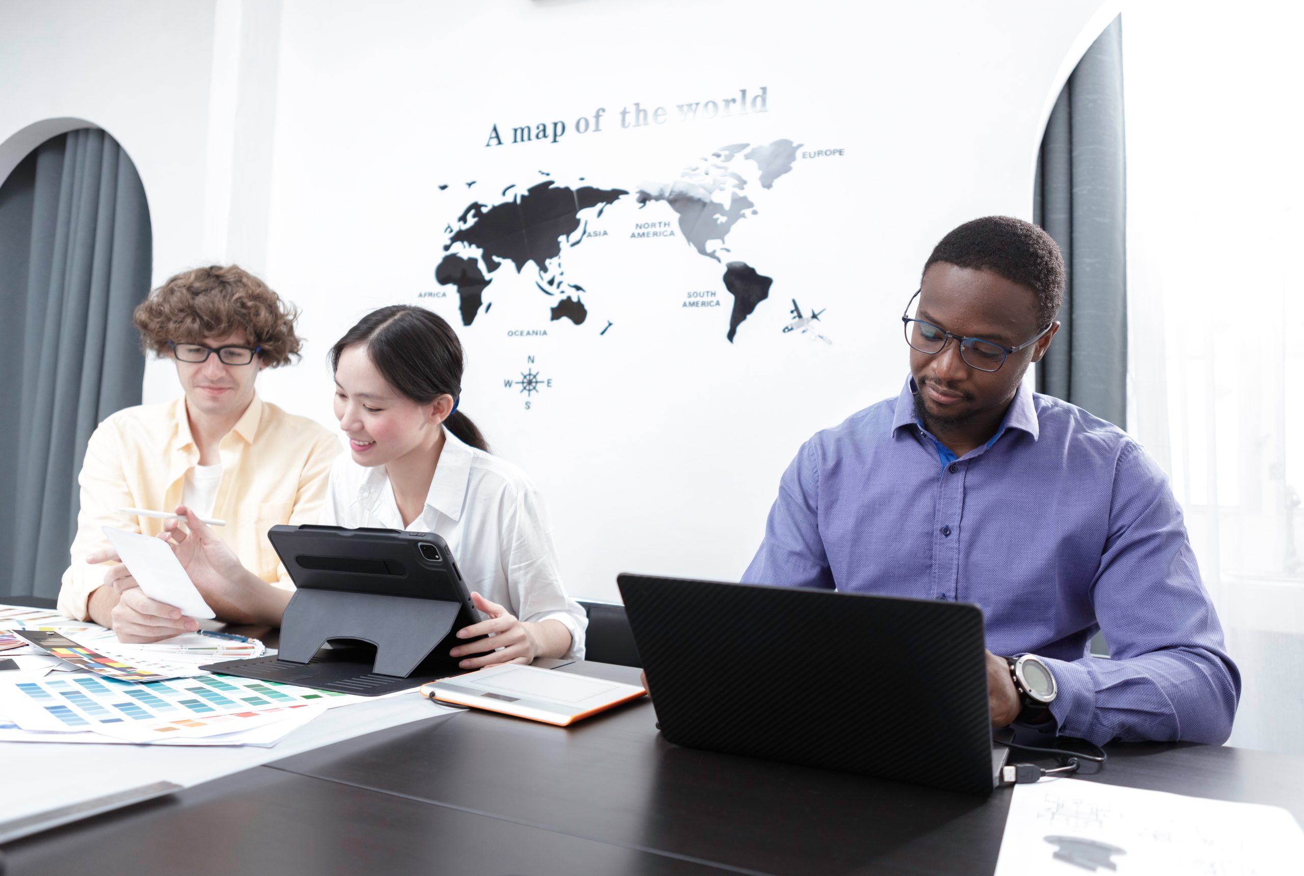 International background in web and app development team collaboration
